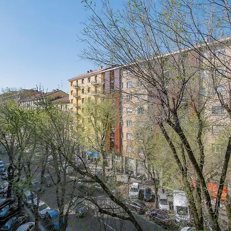 Xenia - Bright Near Piazzale Susa Apartment *
